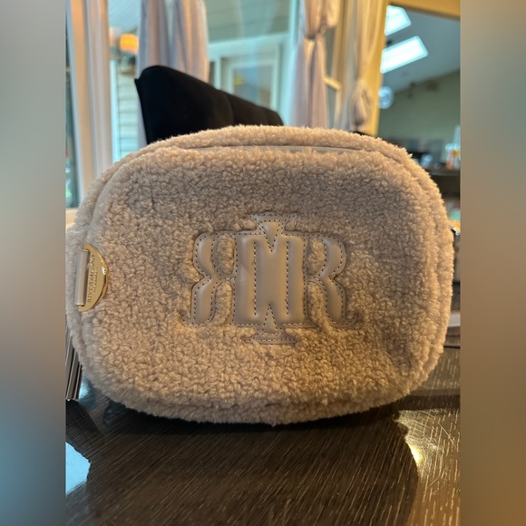 River Island ASOS London brand cross body terry bag with chain detail. NWOT - Picture 7 of 12